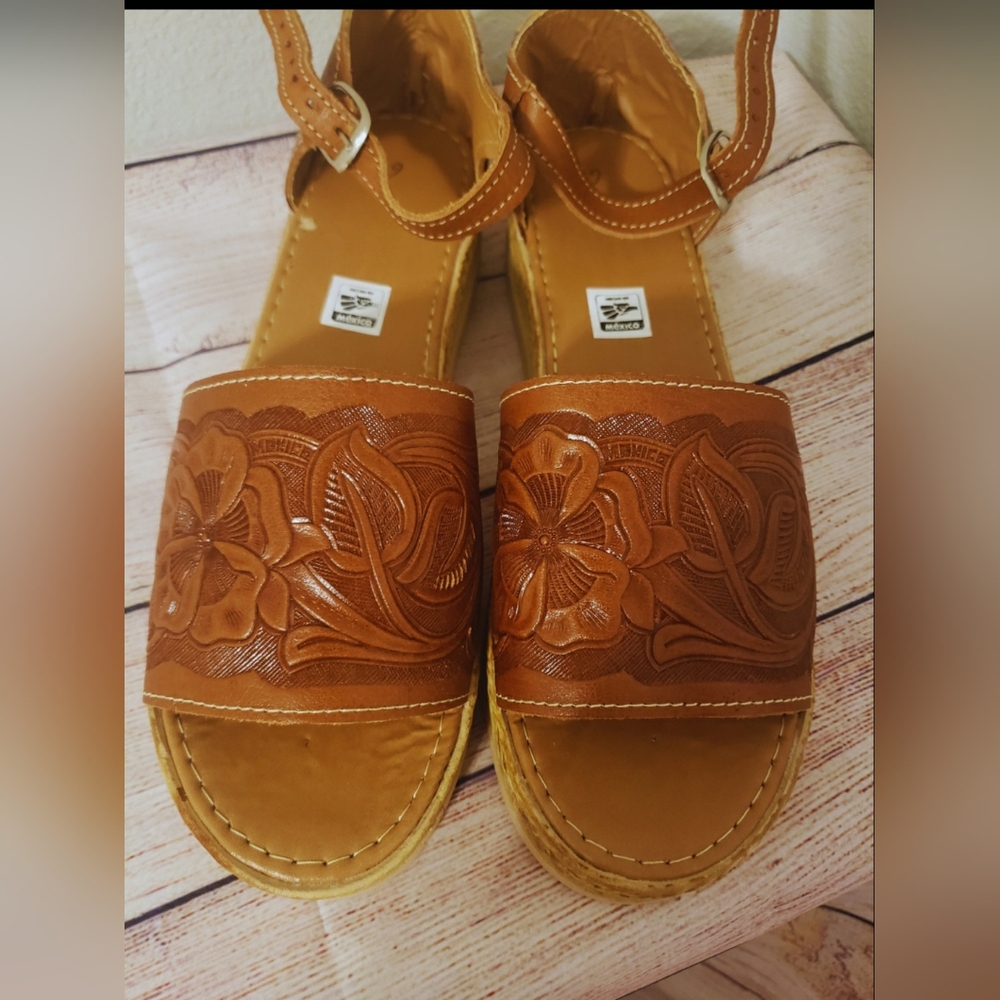 MEXICANA Tan Floral Sandals - Picture 2 of 3